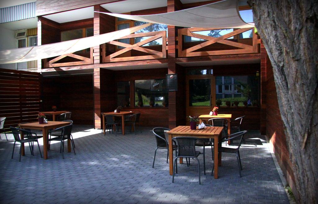 Obiekt Hotelarski Patron Varşova Dış mekan fotoğraf